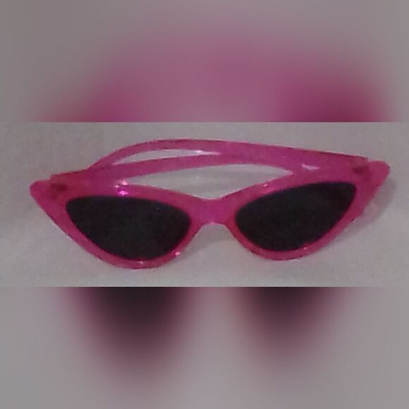 Vintage-Inspired Pink Cat Eye Clout Goggles by Livhò” only worn twice like new - Picture 1 of 4